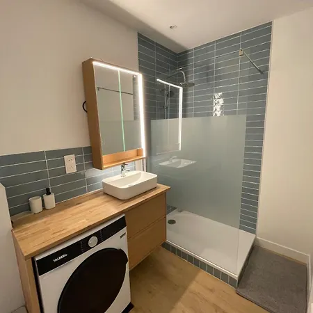 24 M2 Center