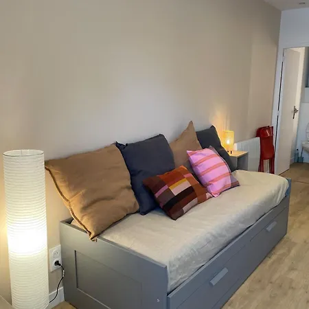 24 M2 Center